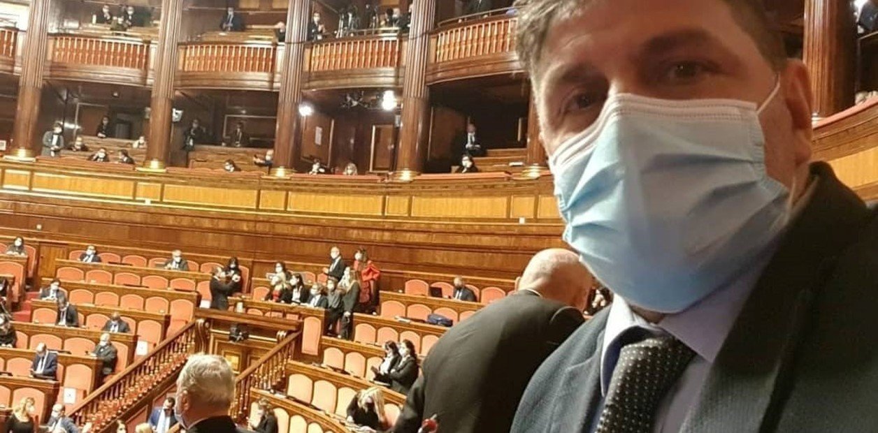 El destituido senador italiano Adriano Cario.