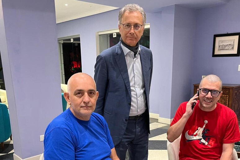 Mario Burlò con el embajador Giovanni Umberto De Vito y Alberto Trentini – Imagen ANSA Brasil