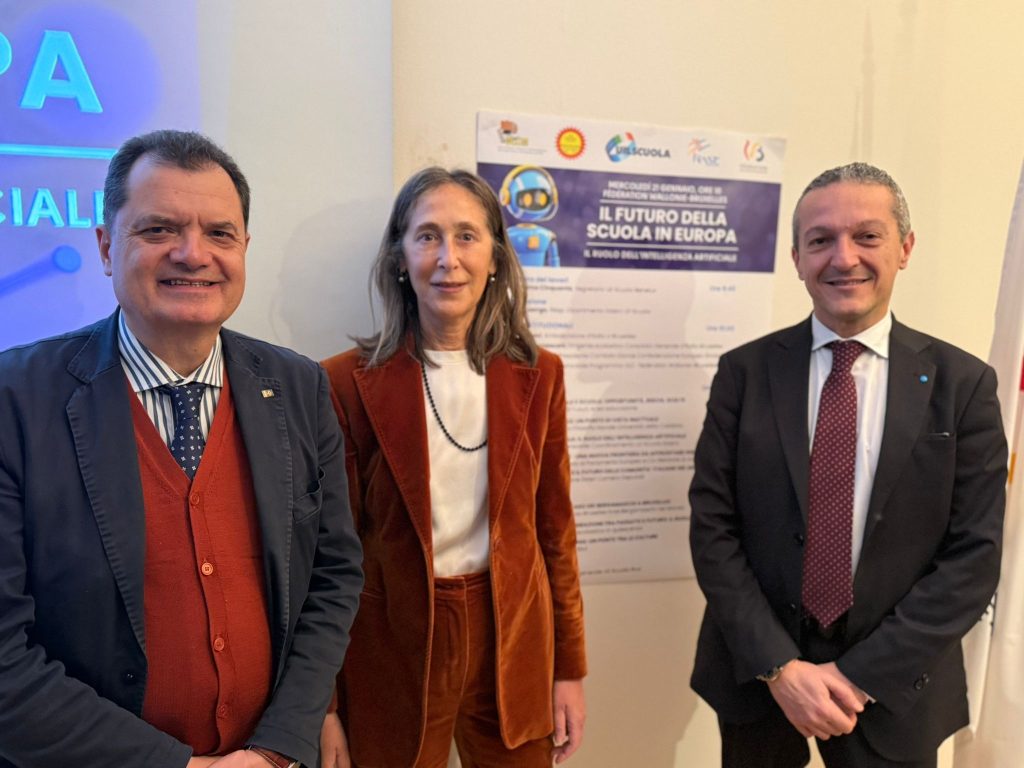 Nella foto: L’On. Porta con l’Ambasciatore d’Italia in Belgio, Federica Favi, e il Segretario nazionale della Uil Scuola, Giuseppe D’Aprile